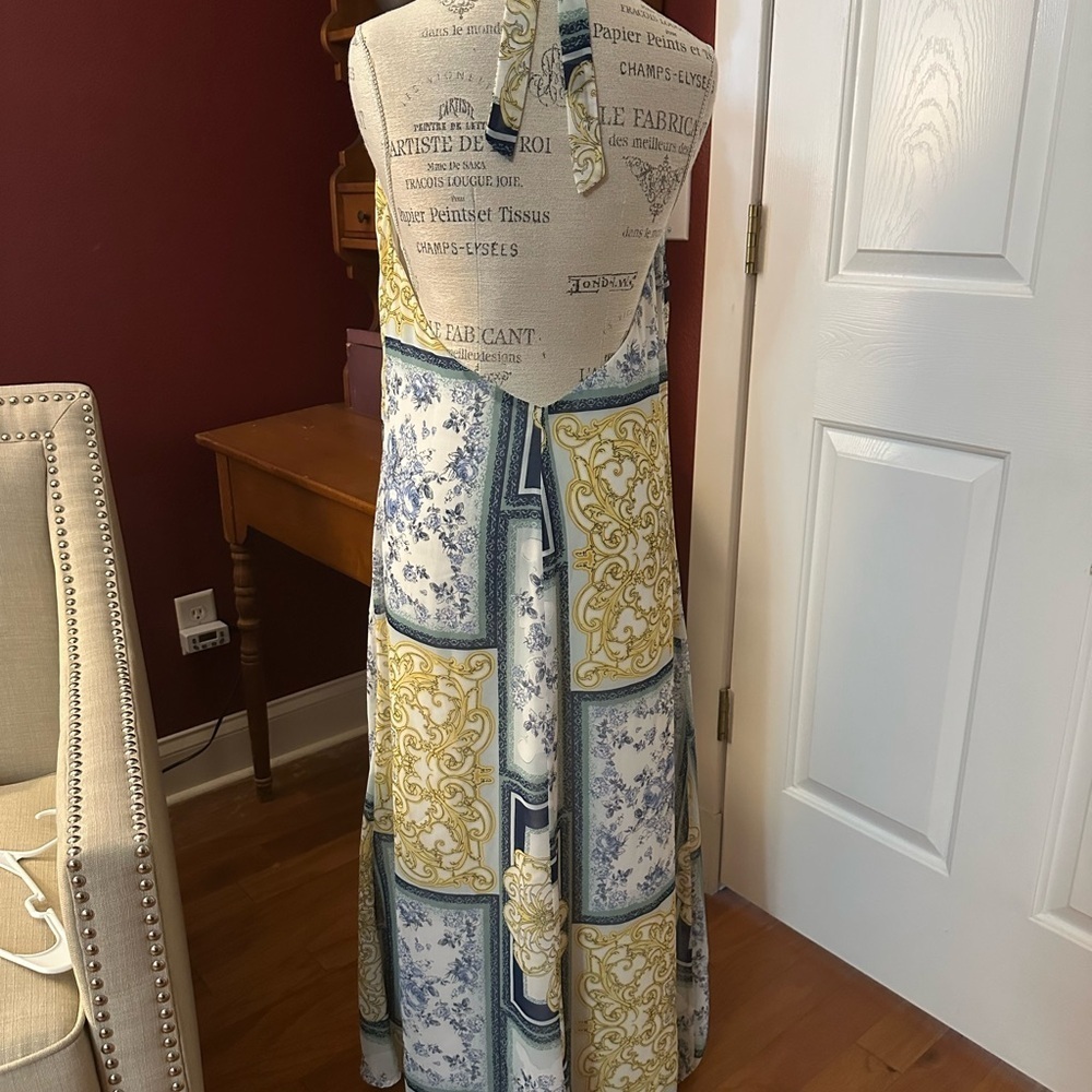 Gilli Blue and Cream Halter Dress - Picture 2 of 7